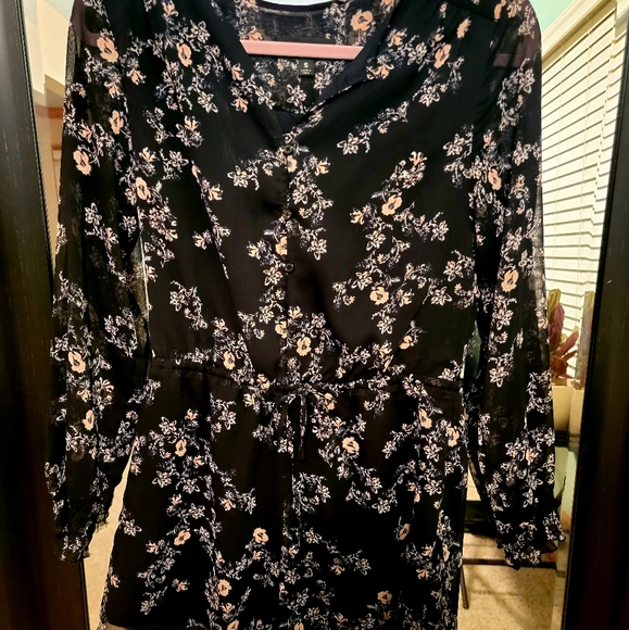 Long-sleeved Floral Romper-size Medium - Picture 8 of 11